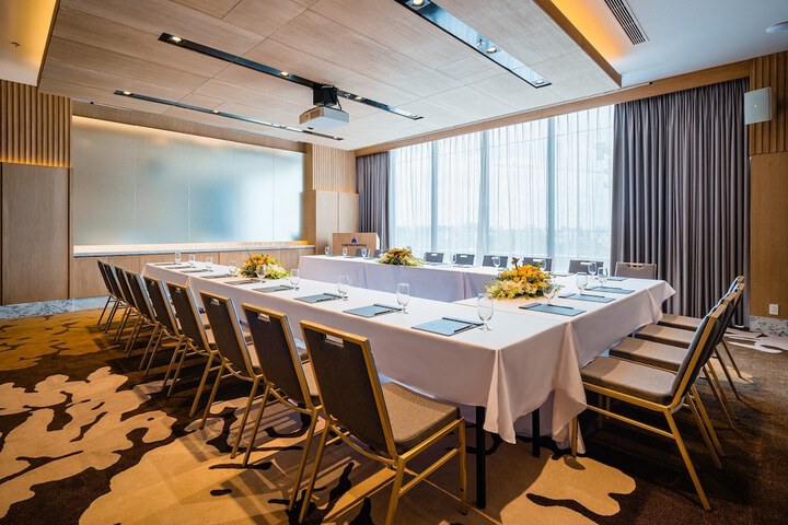Ballroom/Hall 117 of 139