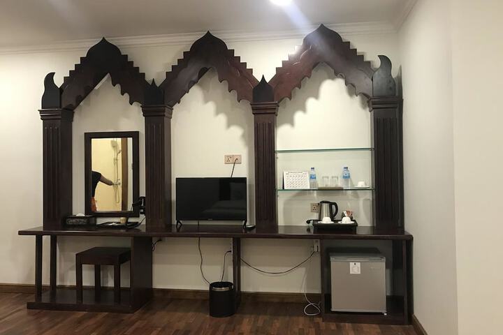 Room 9 of 25