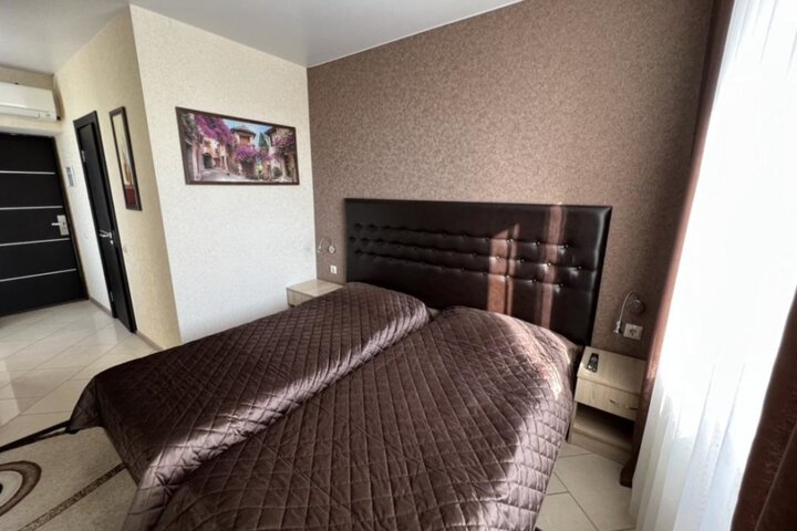 Gostinitsa Globus-L