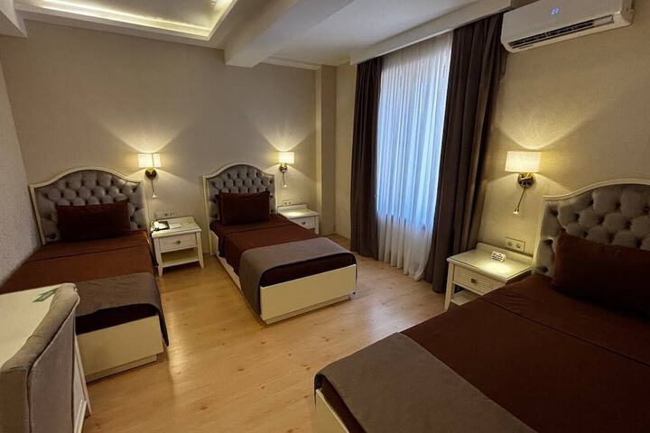 Room 12 of 30