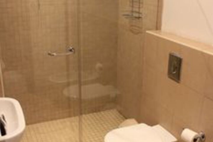 Room 5 of 31