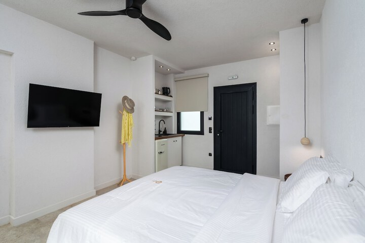Room 3 of 88