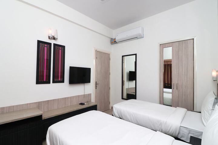Room 6 of 22