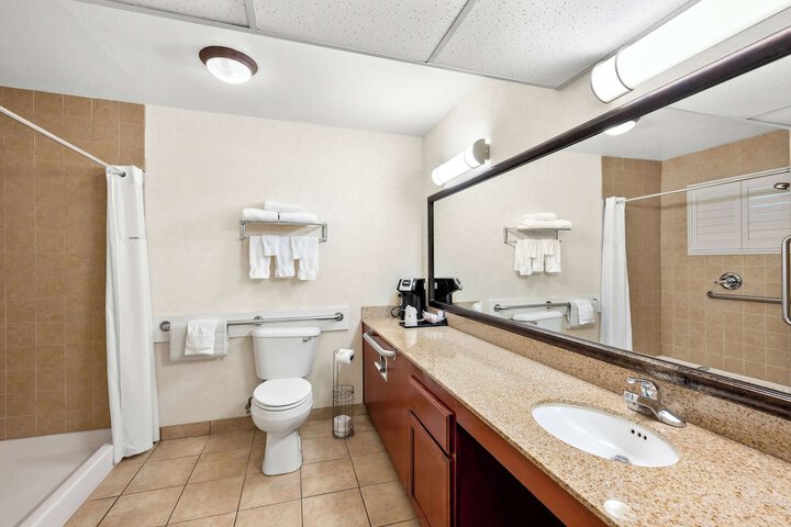Accessible 2 Double Accessible Communication Assistance Walk in Shower Full Breakfast (2 of 21)