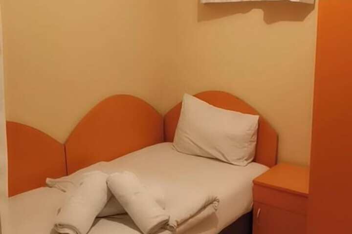 Room 6 of 29