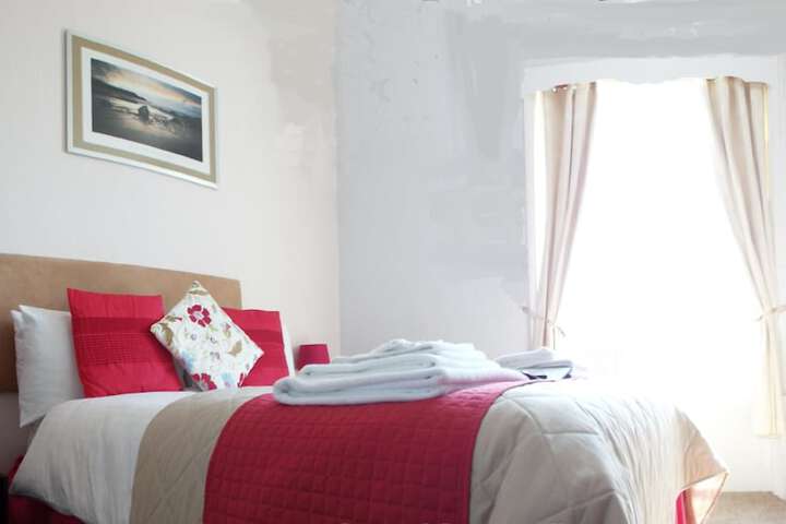 Room 3 of 84