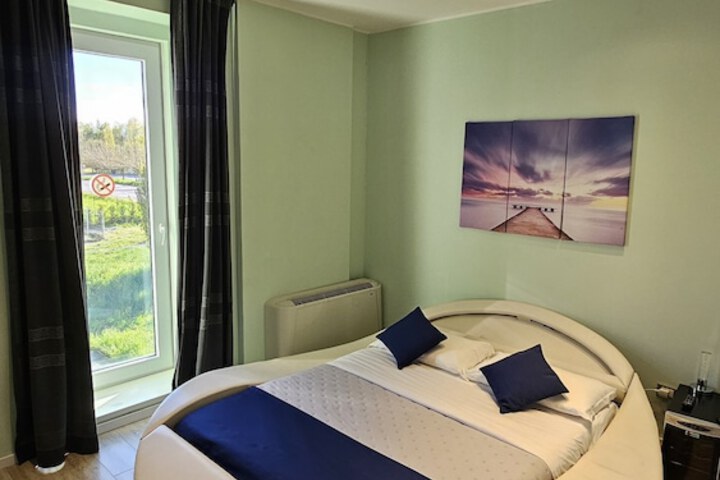 Room 16 of 41