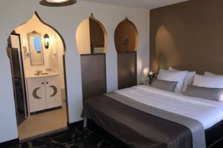 Room 37 of 77