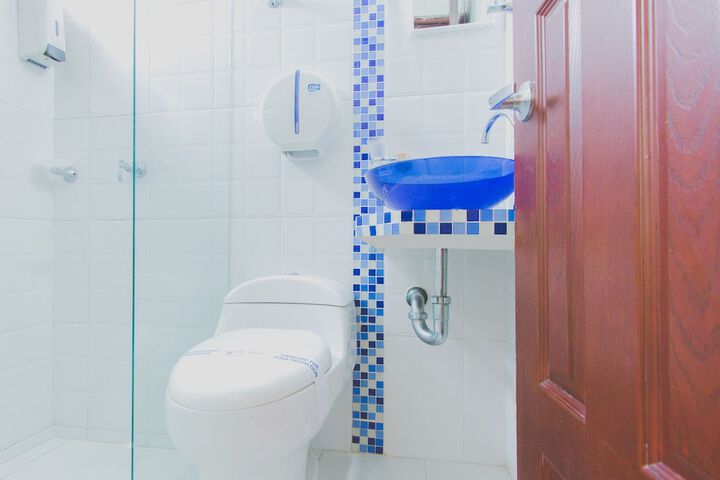 Clean Restrooms