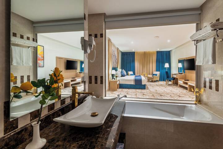 Room 30 of 48