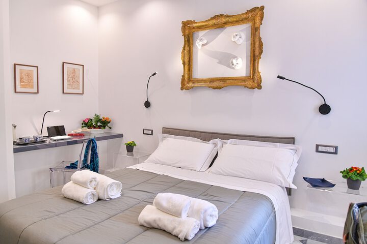 Domus 42 in Naples