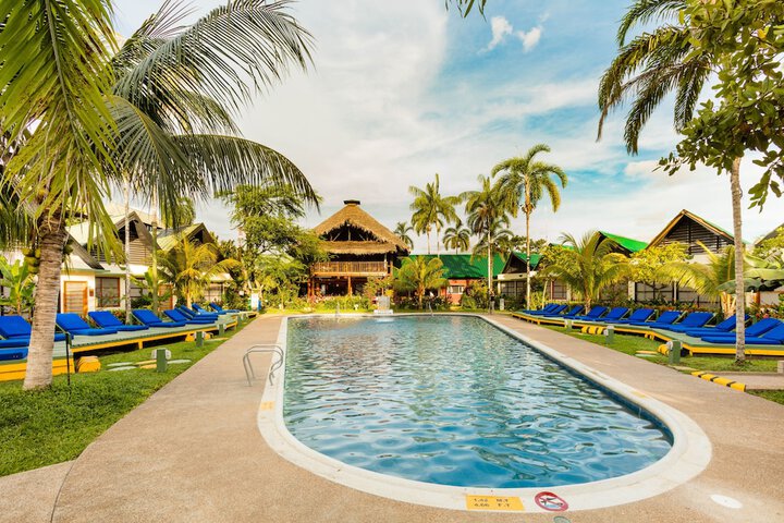 Hotel Pool