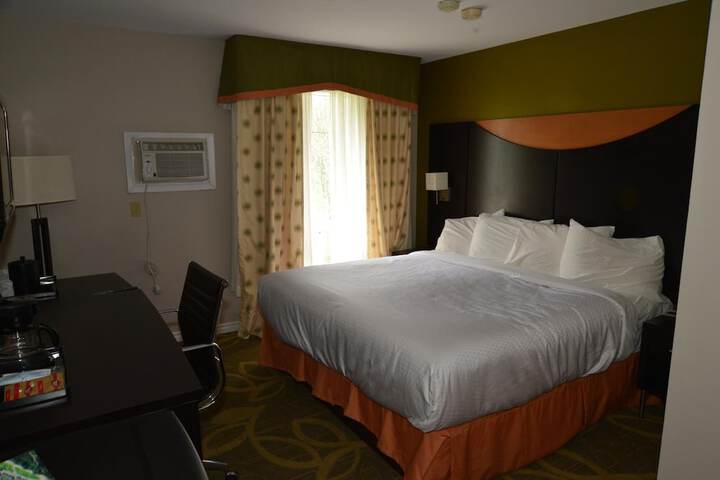 Room 14 of 36