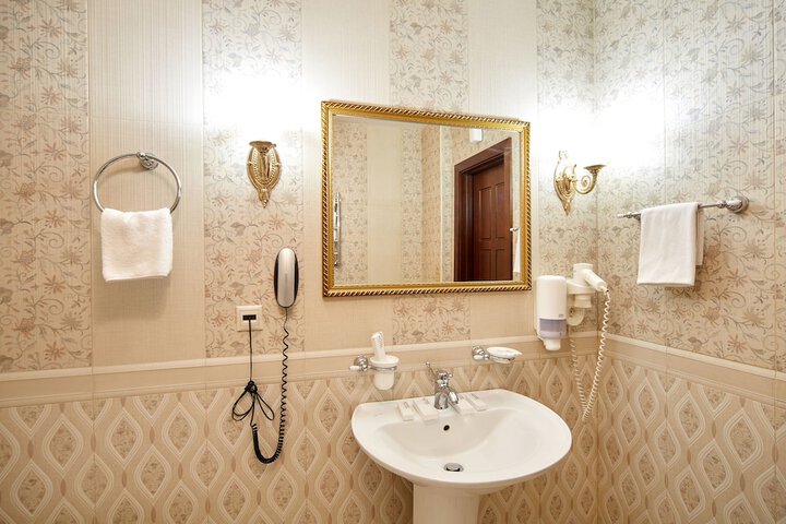 Room 25 of 75