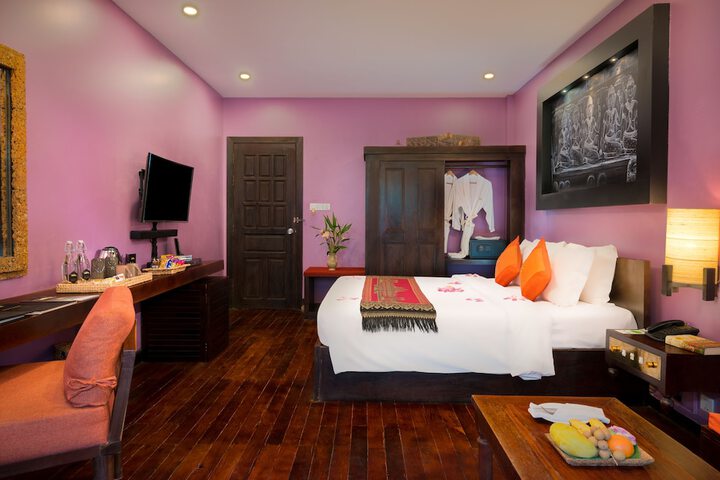 Room 28 of 103