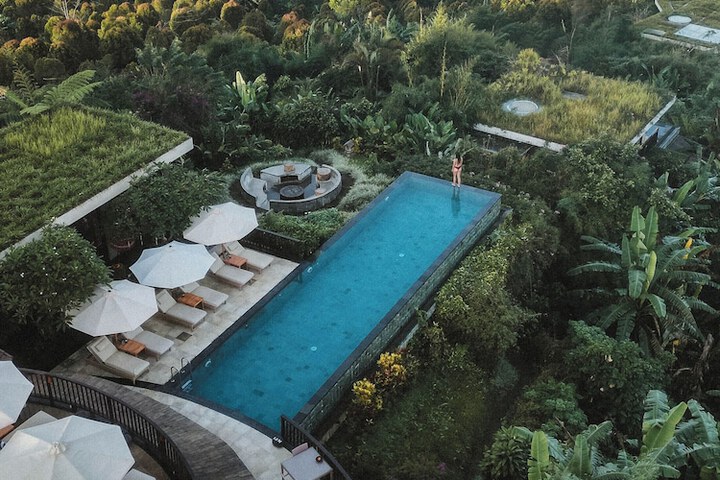 Pool 58 of 125