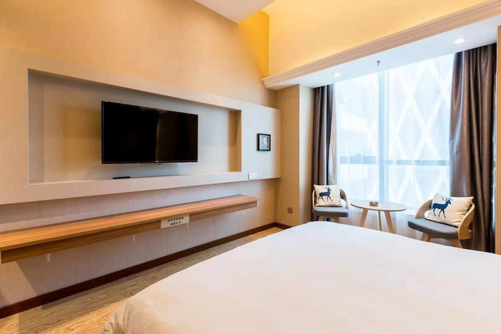 Room 3 of 10