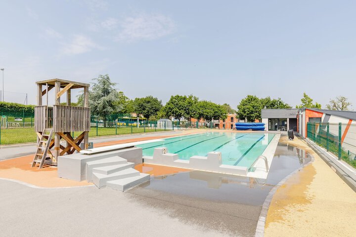 Pool 80 of 109
