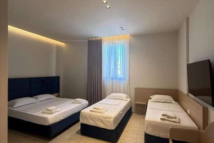 Room 93 of 109
