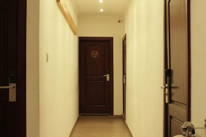 Ballroom/Hall 76 of 90
