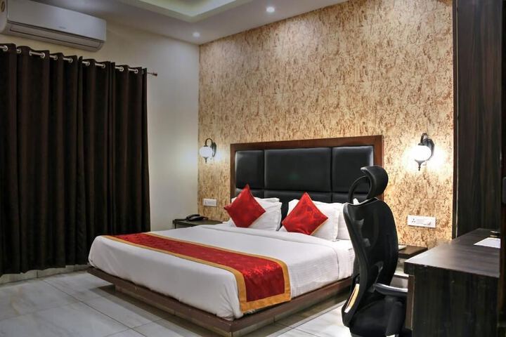 Room 10 of 46