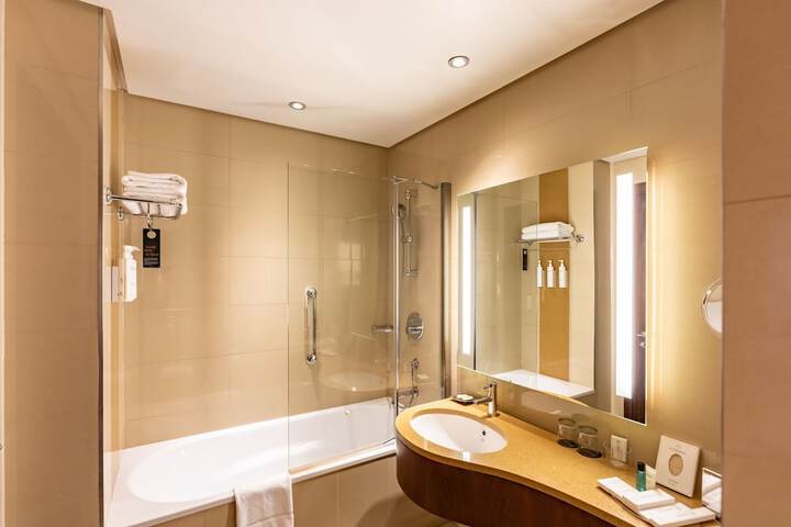 Room 40 of 70
