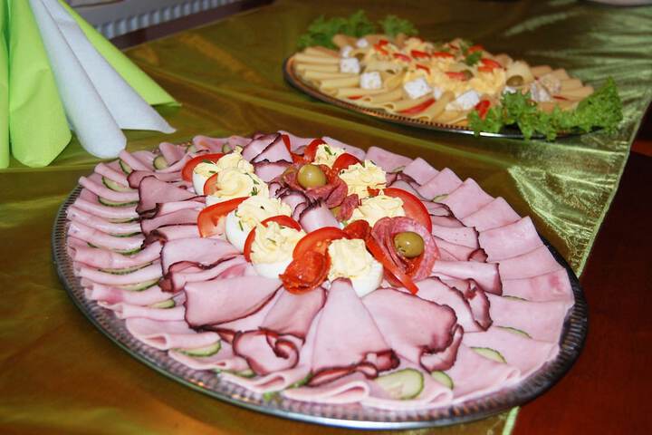 Dining 4 of 12