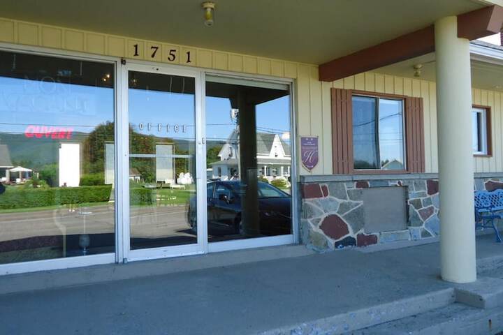 Hotel 58 of 71