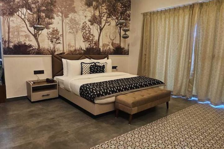 Room 9 of 60