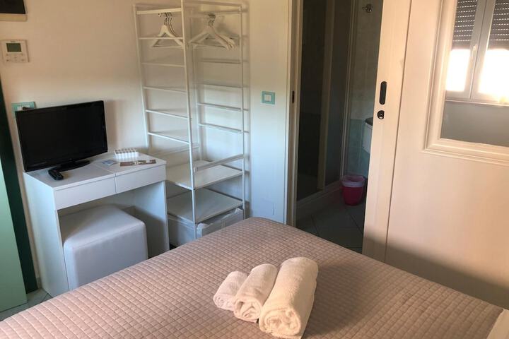 Room 12 of 49