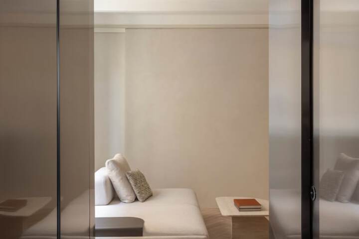 Room 18 of 60