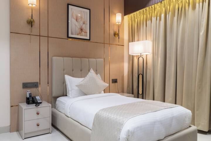 Room 10 of 21