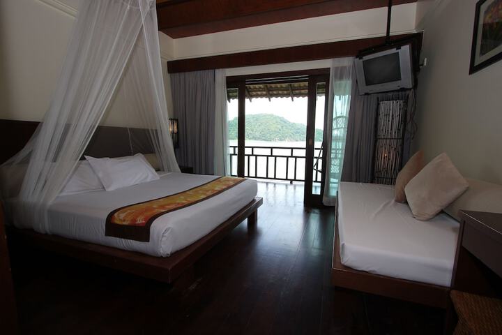 Room 5 of 25