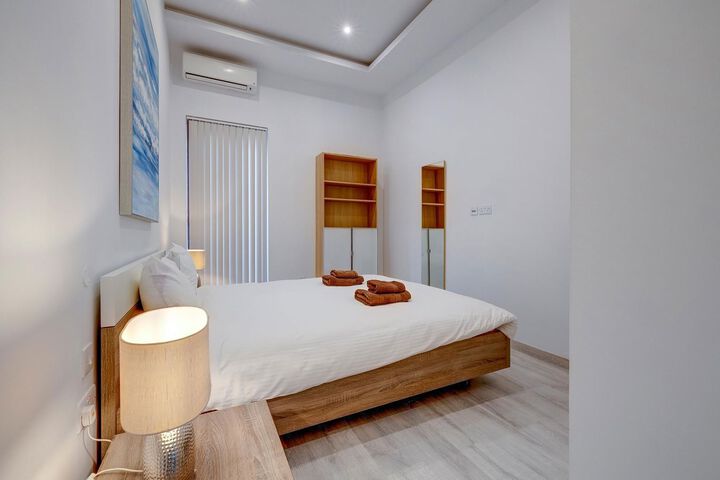 Room 12 of 29
