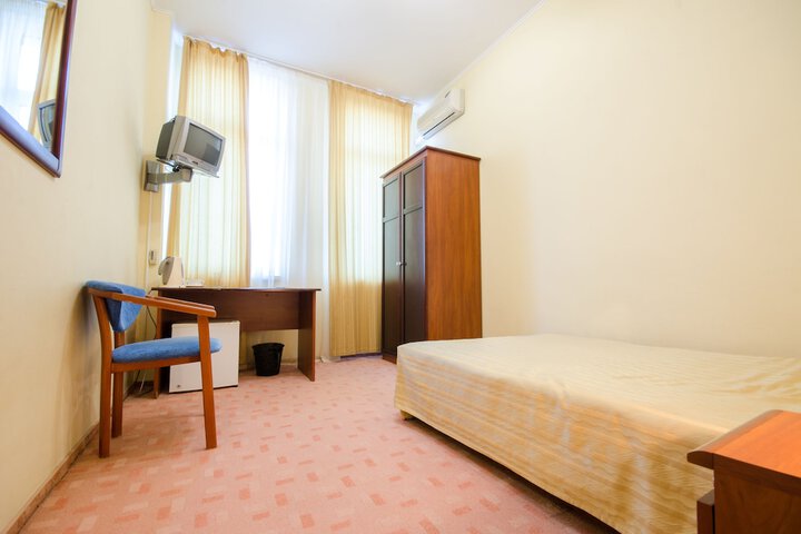 Room 11 of 60