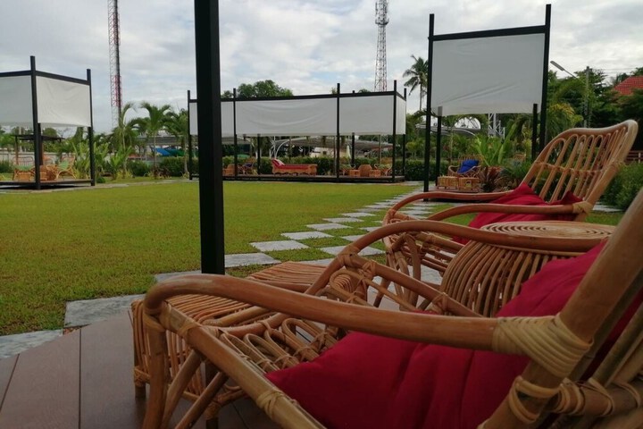 Sundeck 78 of 79