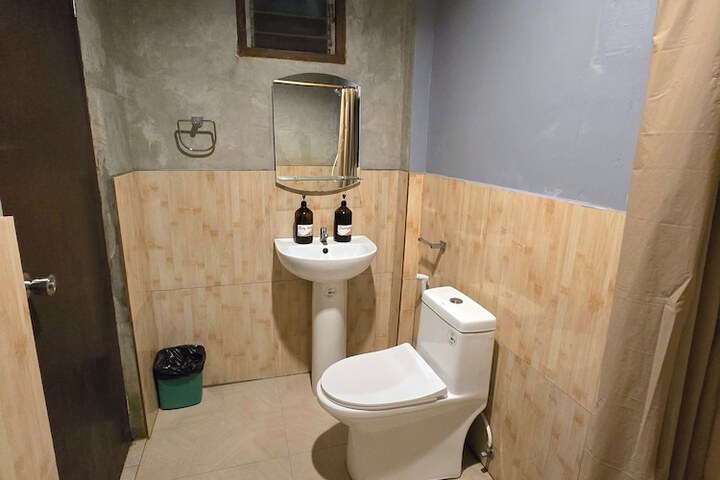 Room 65 of 171