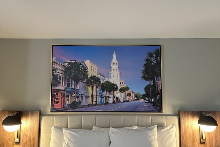 1 King Bed (6 of 23)