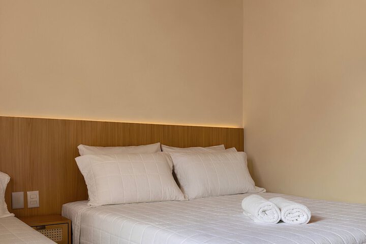 Room 17 of 33