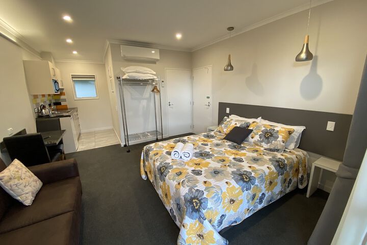 Room 10 of 66