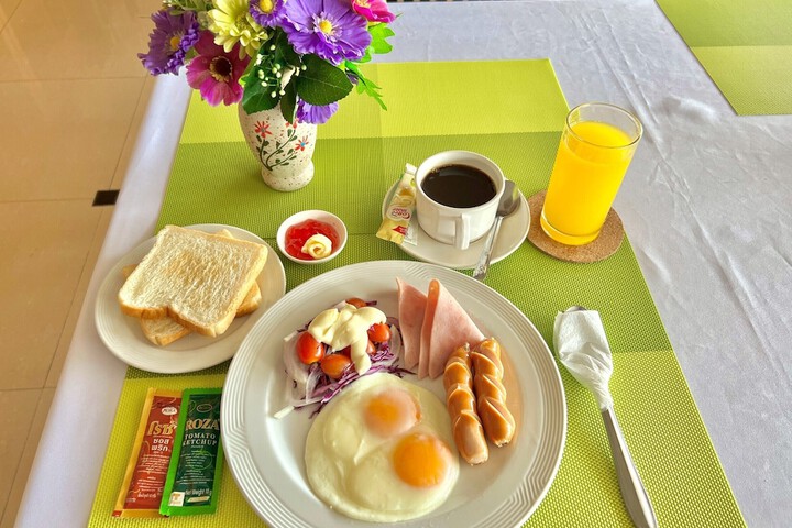 Breakfast/Coffee Service 36 of 40