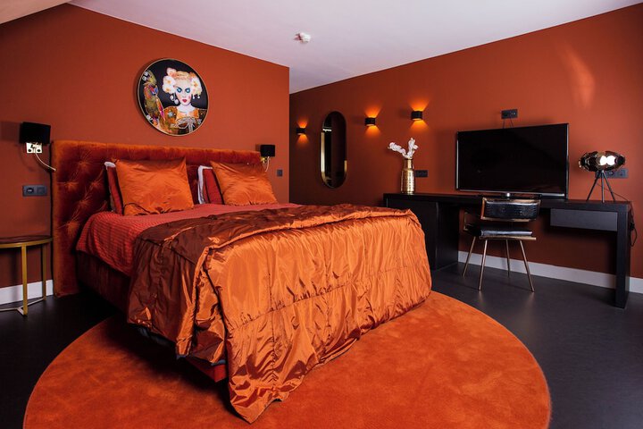 Room 8 of 31