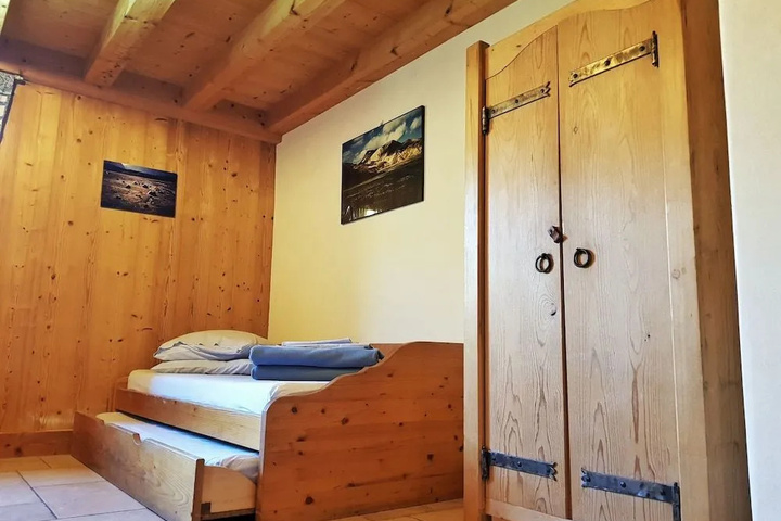 Room 2 of 13