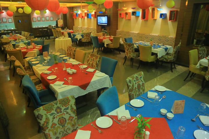 Dining 36 of 45