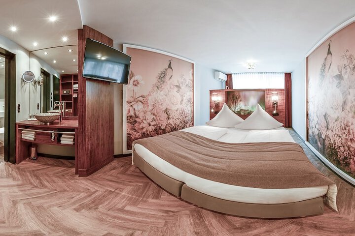 Room 21 of 134