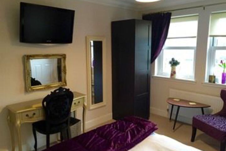 Room 13 of 25