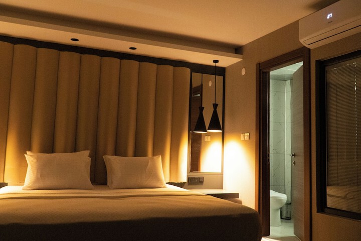 Room 16 of 31