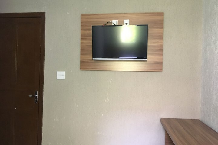 Room 13 of 23