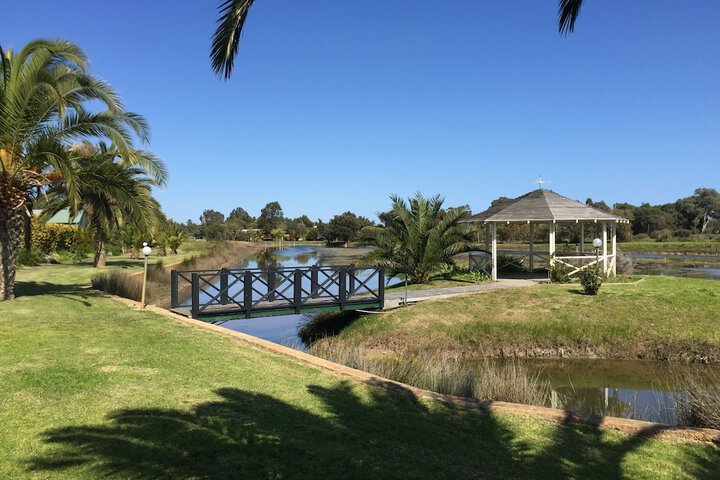 Hotel Exterior 30 of 35