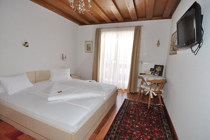 Room 6 of 29